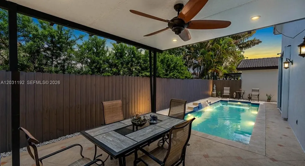 1084 SW 142nd Pl Miami, FL 33184