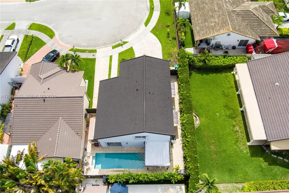 1084 SW 142nd Pl Miami, FL 33184