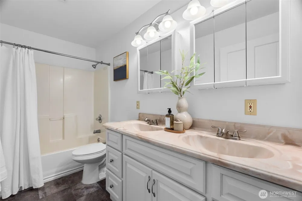 220 Grand Army Westport, WA 98595