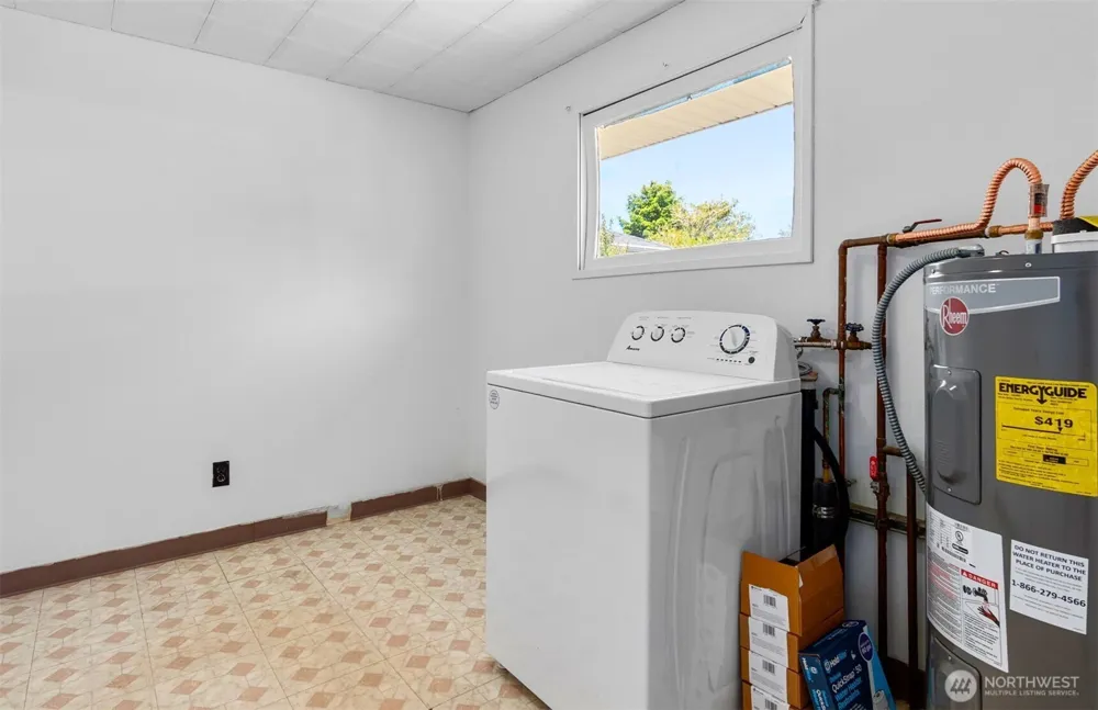 220 Grand Army Westport, WA 98595