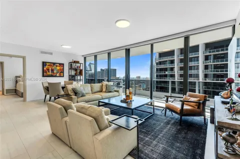 1000 Brickell Plz #4609