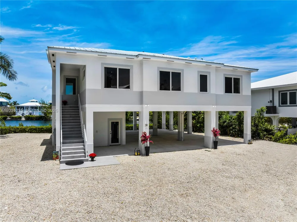 38 Bounty Ln Key Largo, FL 33037