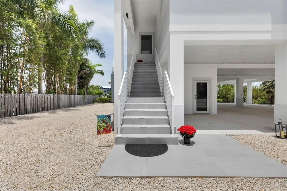 38 Bounty Ln Key Largo, FL 33037