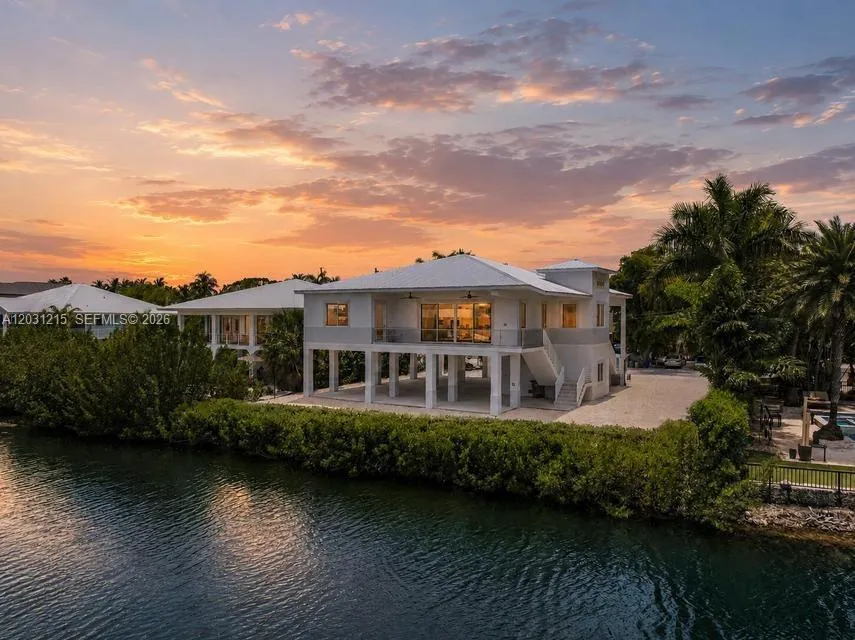38 Bounty Ln Key Largo, FL 33037