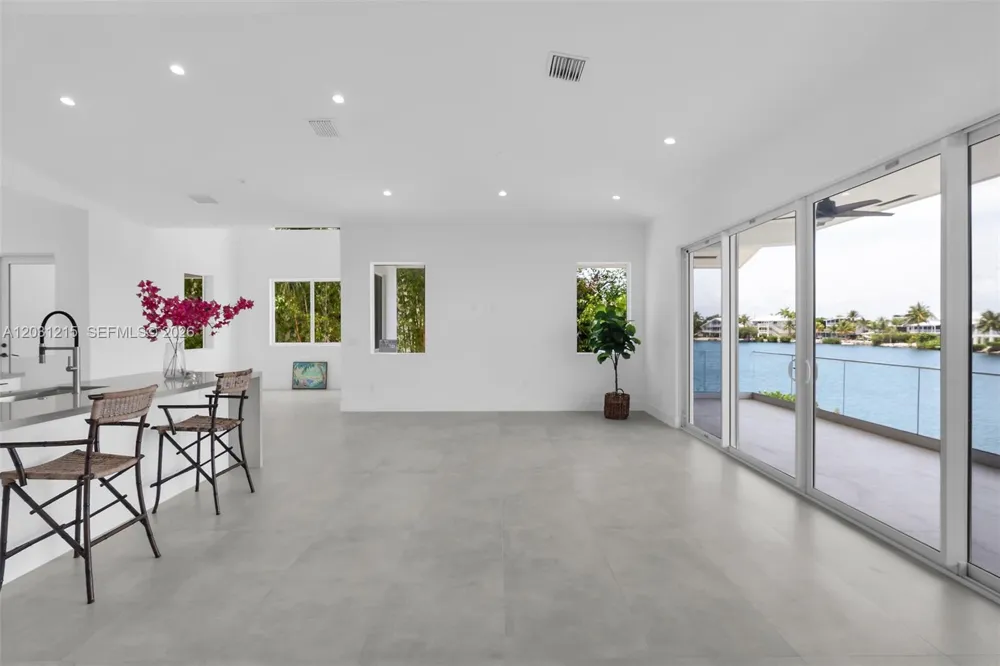 38 Bounty Ln Key Largo, FL 33037