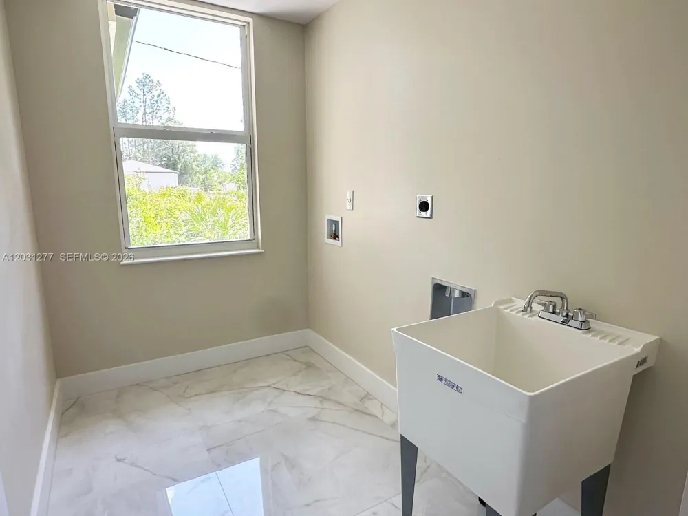 2515 45th st W Lehigh Acres, FL 33971