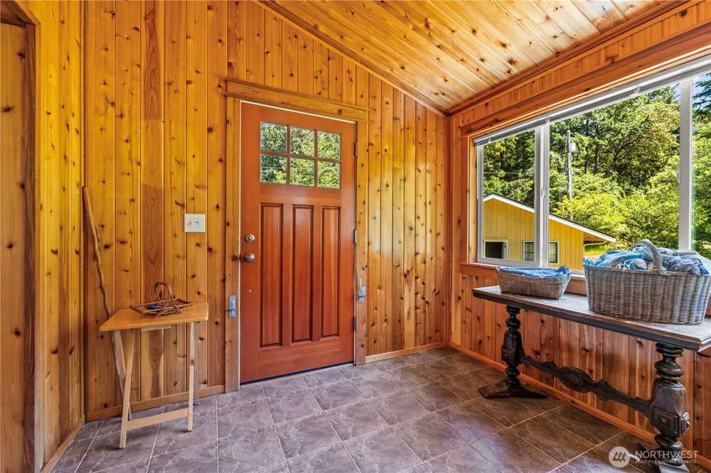 28525 143rd Avenue SW Vashon, WA 98070