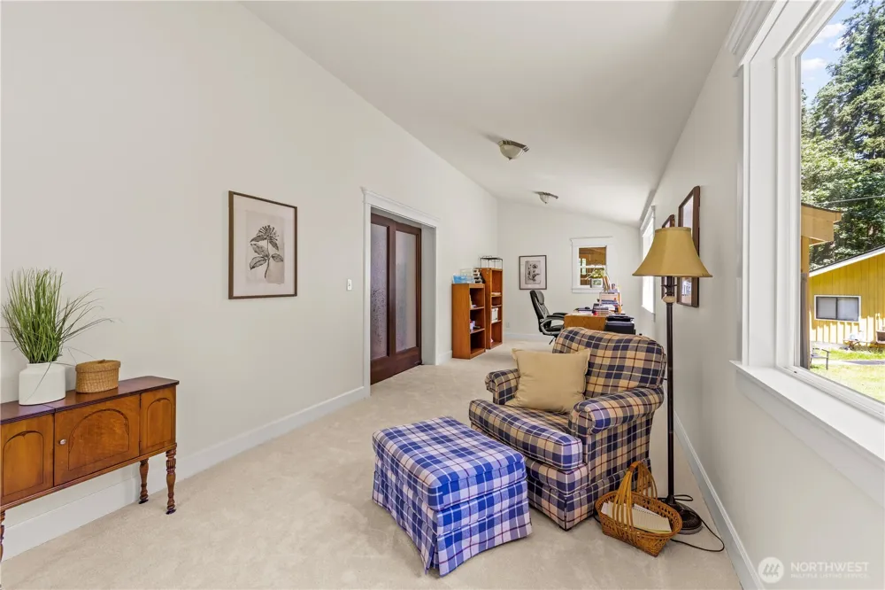 28525 143rd Avenue SW Vashon, WA 98070