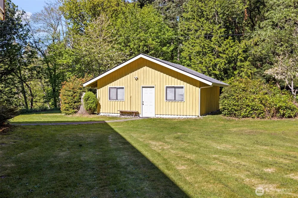 28525 143rd Avenue SW Vashon, WA 98070