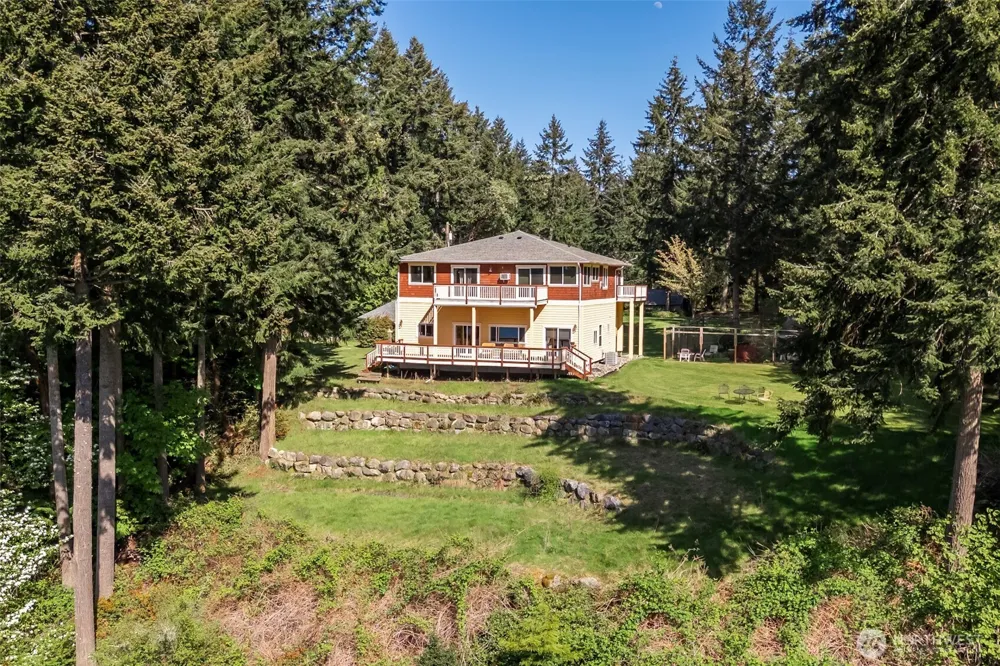 28525 143rd Avenue SW Vashon, WA 98070