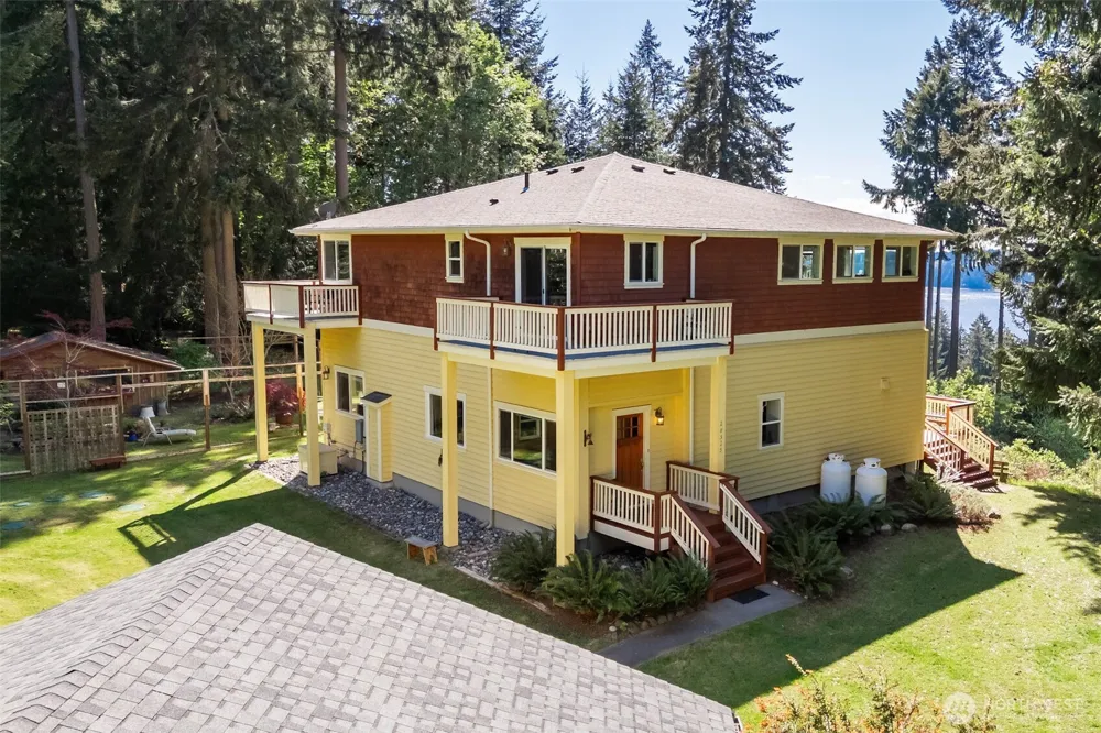 28525 143rd Avenue SW Vashon, WA 98070