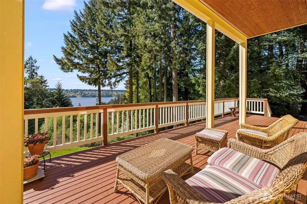 28525 143rd Avenue SW Vashon, WA 98070