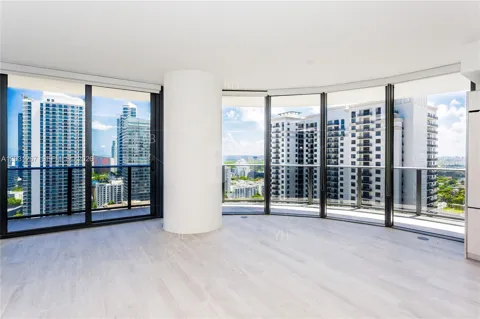45 SW 9 Street #3806
