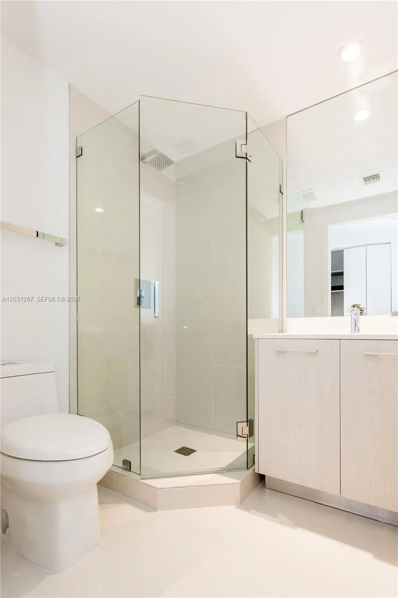 45 SW 9 Street #3806 Miami, FL 33130