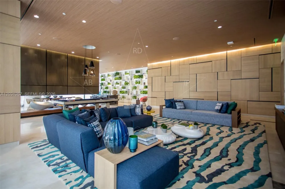 45 SW 9 Street #3806 Miami, FL 33130