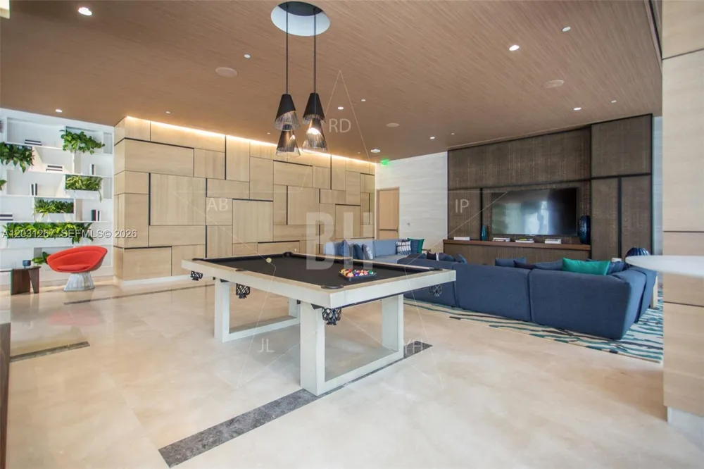 45 SW 9 Street #3806 Miami, FL 33130