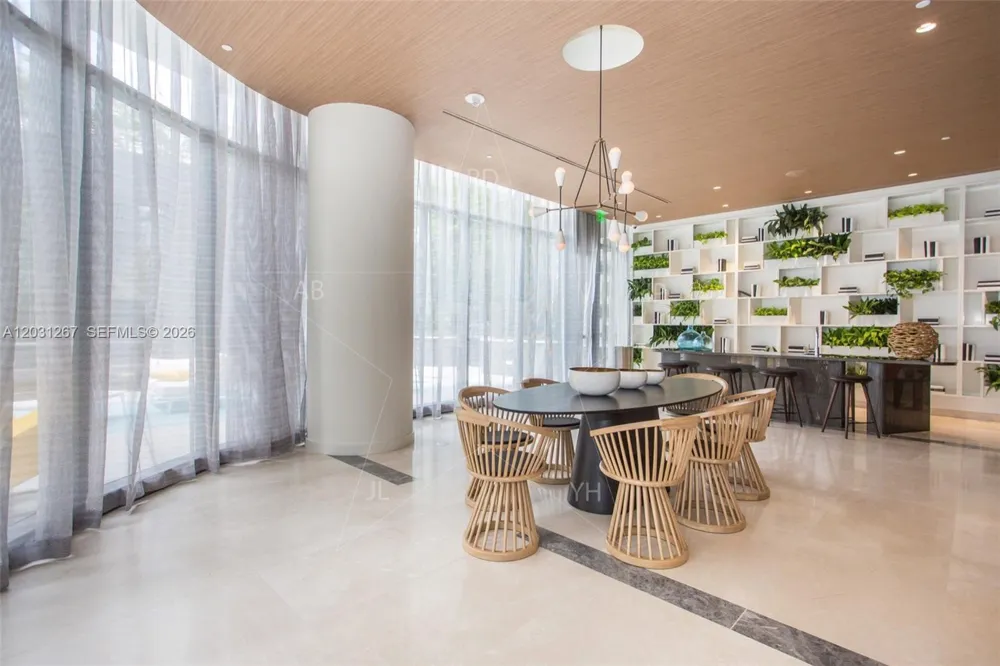 45 SW 9 Street #3806 Miami, FL 33130
