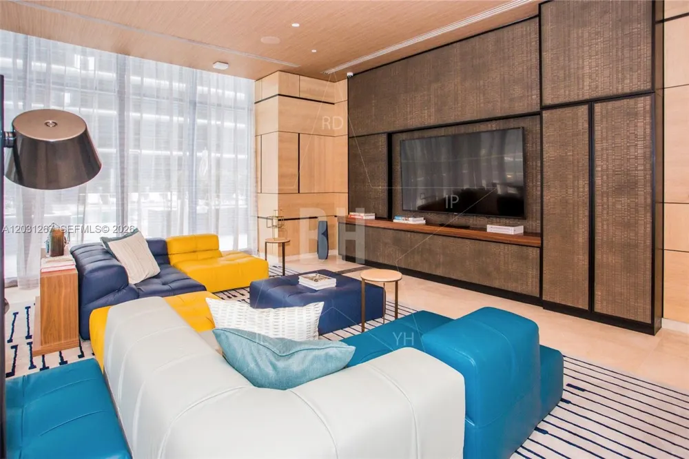 45 SW 9 Street #3806 Miami, FL 33130