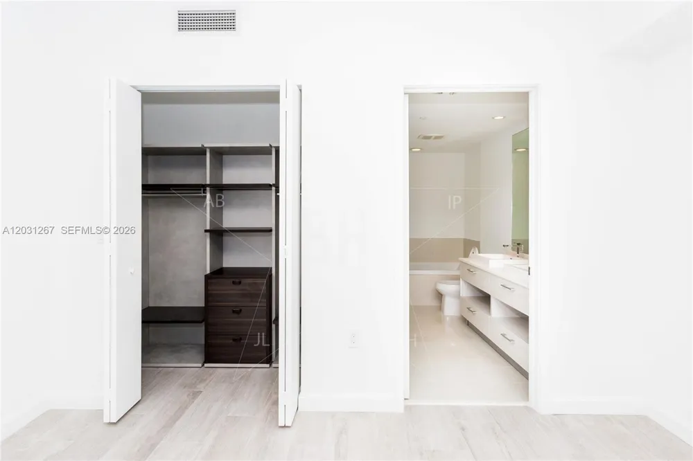 45 SW 9 Street #3806 Miami, FL 33130