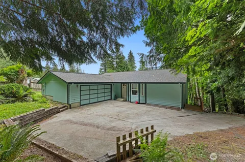 794 West Road