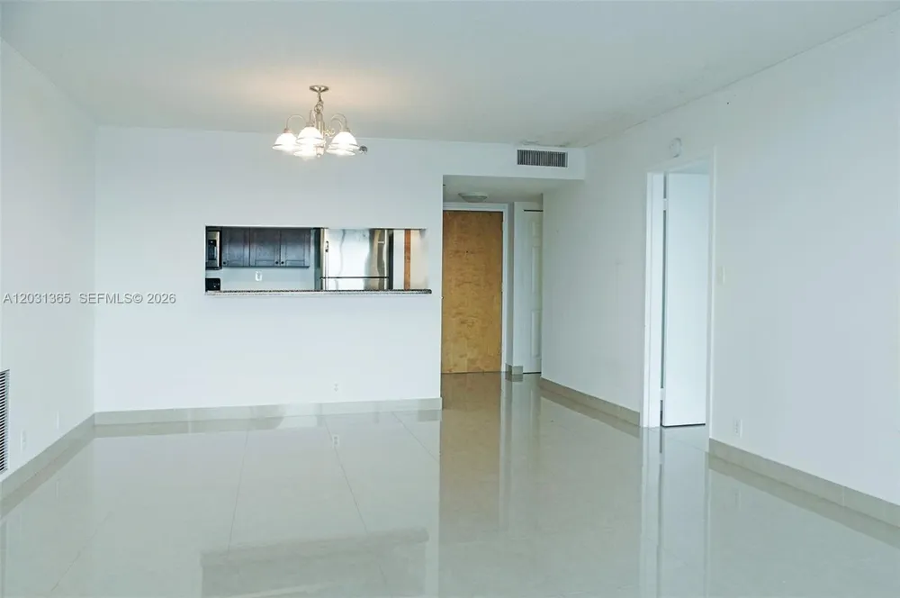 7601 E Treasure Dr #919 North Bay Village, FL 33141