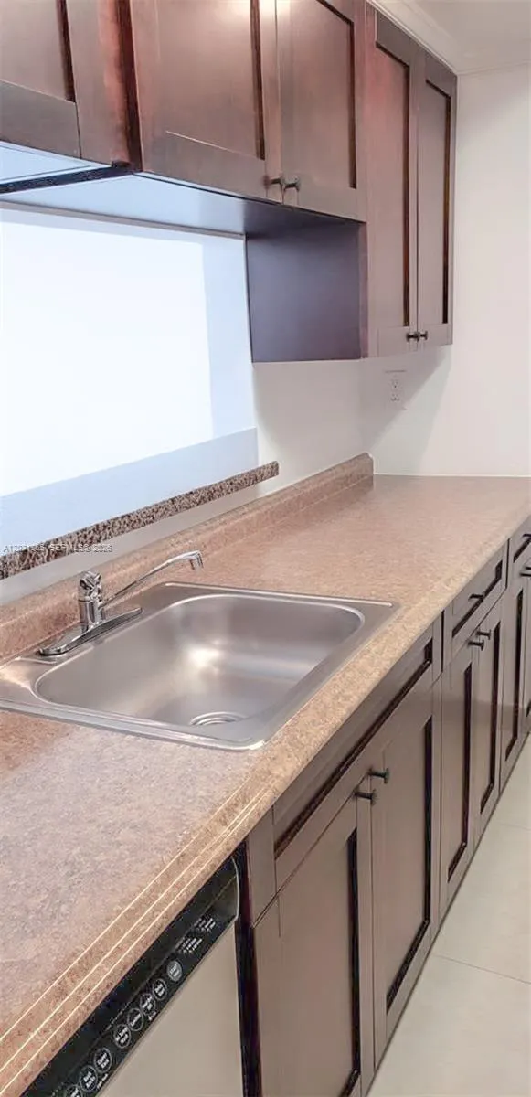 7601 E Treasure Dr #919 North Bay Village, FL 33141