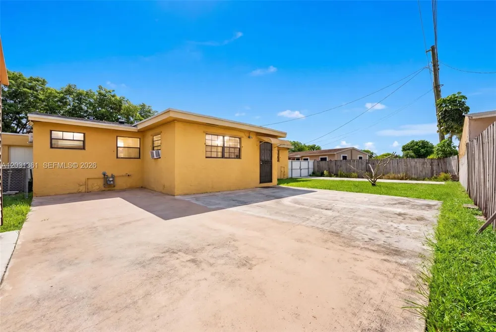 18930 NW 44th Ct #C Miami Gardens, FL 33055