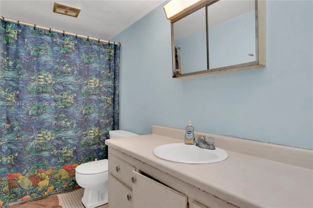 1200 Tallwood Ave #202 Hollywood, FL 33021