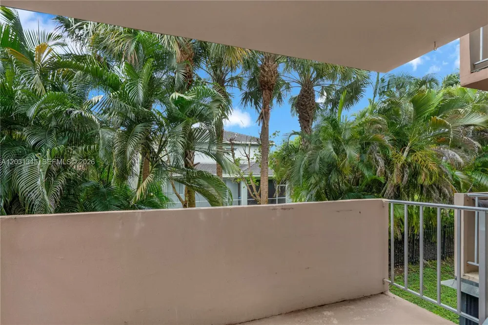1200 Tallwood Ave #202 Hollywood, FL 33021
