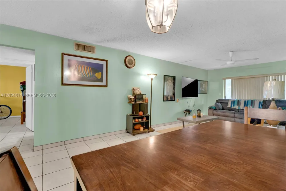 1200 Tallwood Ave #202 Hollywood, FL 33021