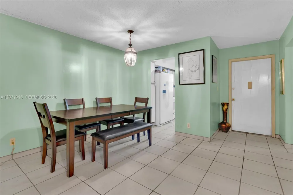 1200 Tallwood Ave #202 Hollywood, FL 33021