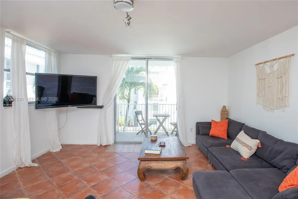 1801 S Treasure Dr #321 North Bay Village, FL 33141
