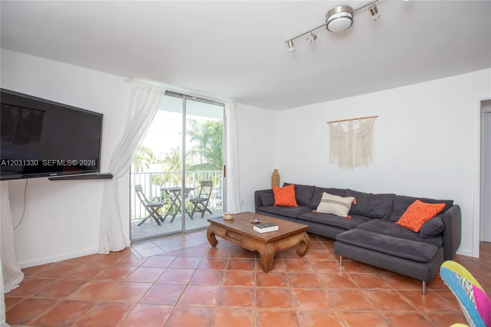 1801 S Treasure Dr #321 North Bay Village, FL 33141
