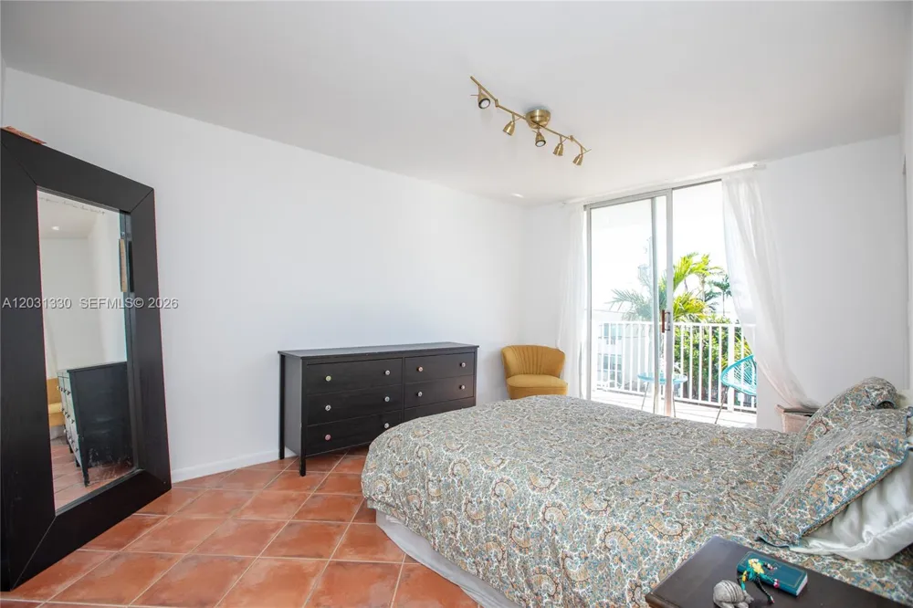 1801 S Treasure Dr #321 North Bay Village, FL 33141