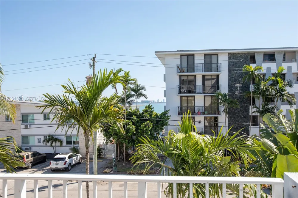 1801 S Treasure Dr #321 North Bay Village, FL 33141