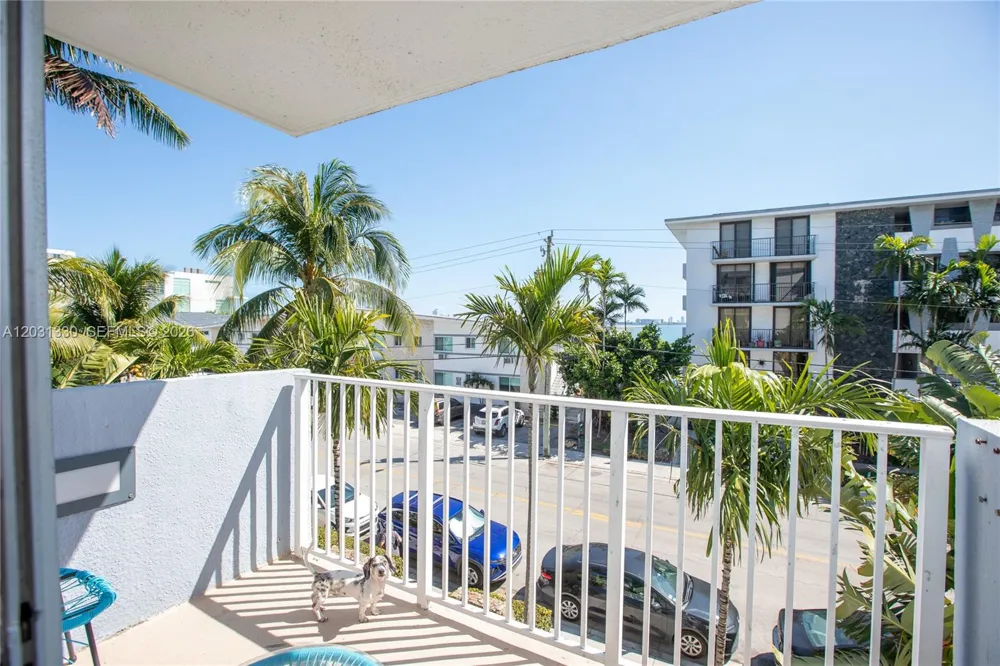1801 S Treasure Dr #321 North Bay Village, FL 33141