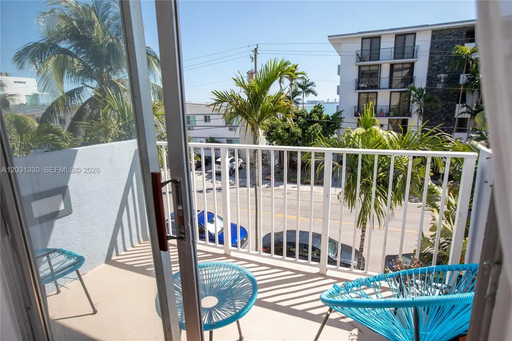 1801 S Treasure Dr #321 North Bay Village, FL 33141