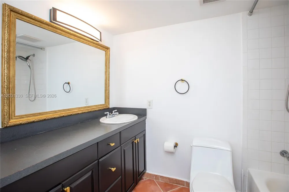 1801 S Treasure Dr #321 North Bay Village, FL 33141