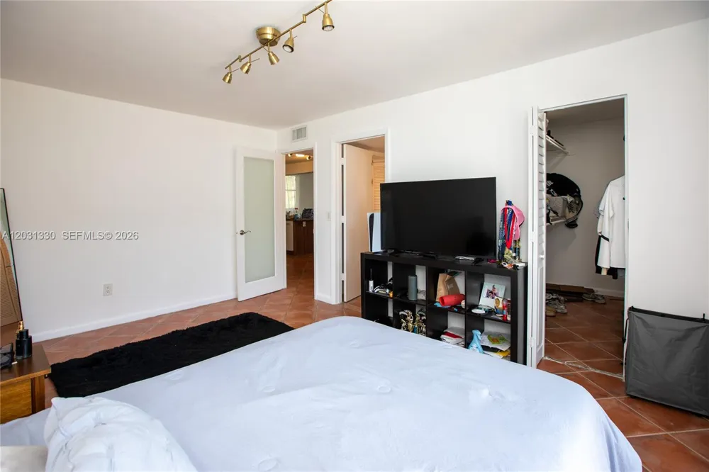 1801 S Treasure Dr #321 North Bay Village, FL 33141