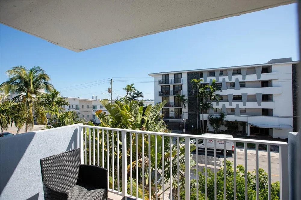 1801 S Treasure Dr #321 North Bay Village, FL 33141