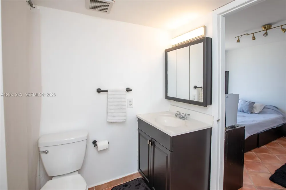 1801 S Treasure Dr #321 North Bay Village, FL 33141