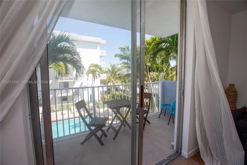 1801 S Treasure Dr #321 North Bay Village, FL 33141