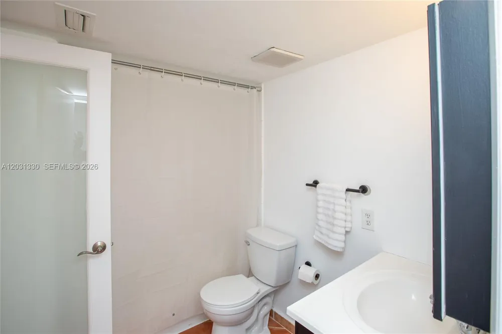 1801 S Treasure Dr #321 North Bay Village, FL 33141