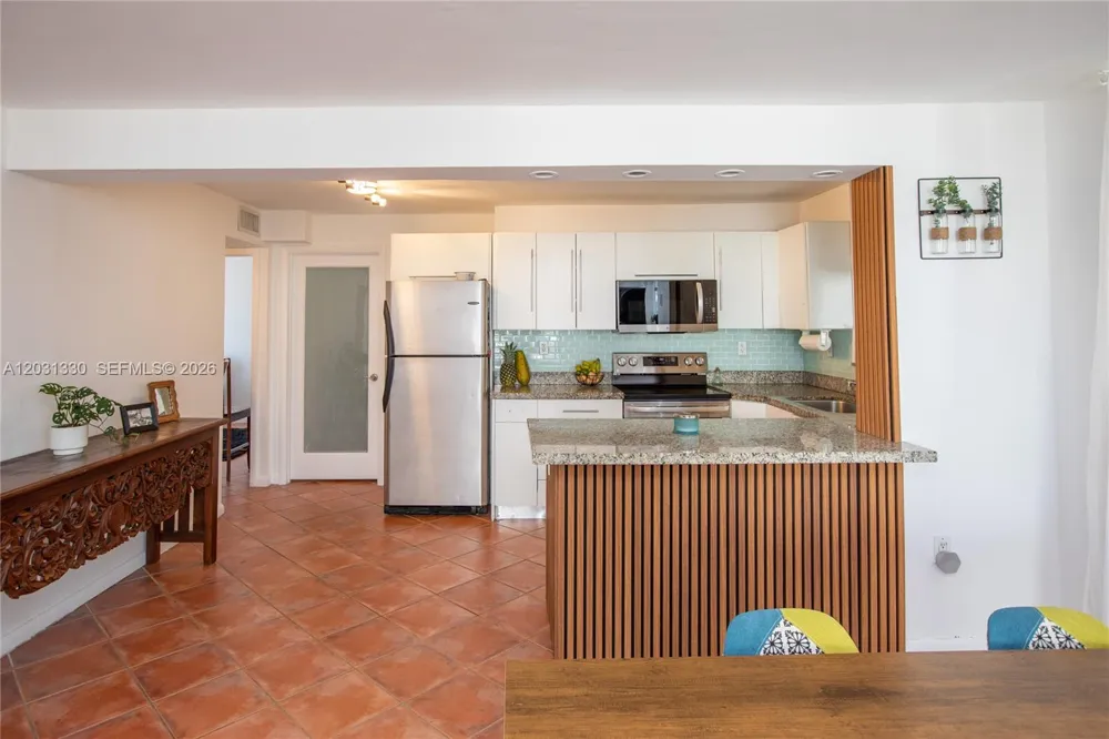 1801 S Treasure Dr #321 North Bay Village, FL 33141