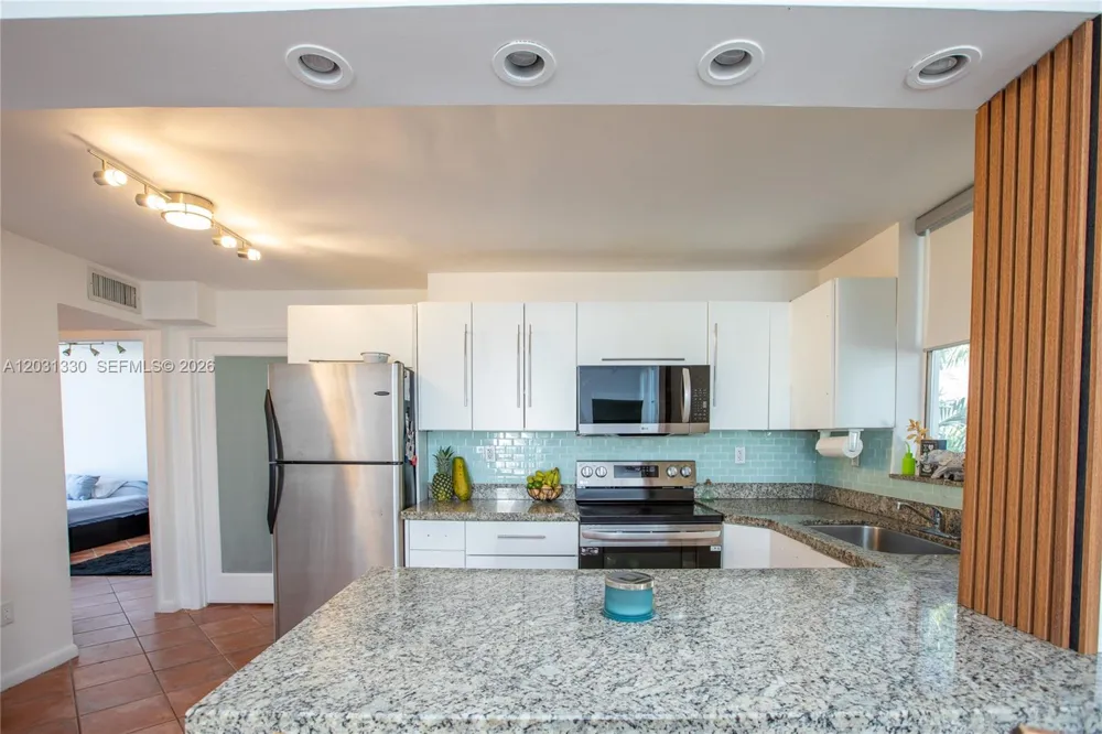 1801 S Treasure Dr #321 North Bay Village, FL 33141