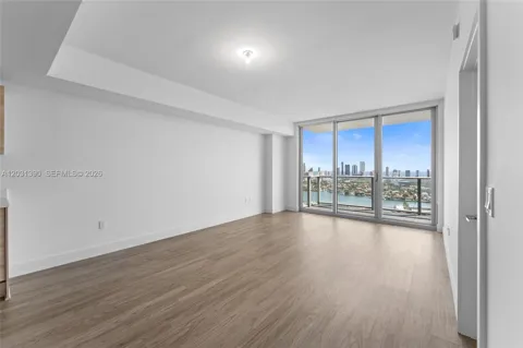 16385 Biscayne Blvd #3120