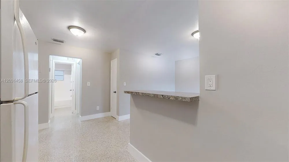 40 W 10th St #3 Hialeah, FL 33010