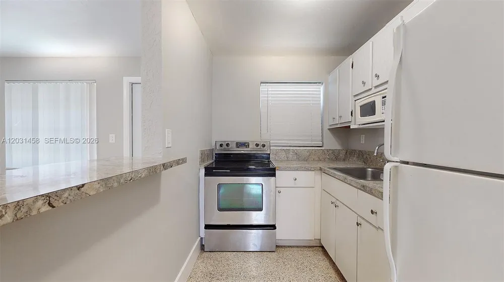 40 W 10th St #3 Hialeah, FL 33010