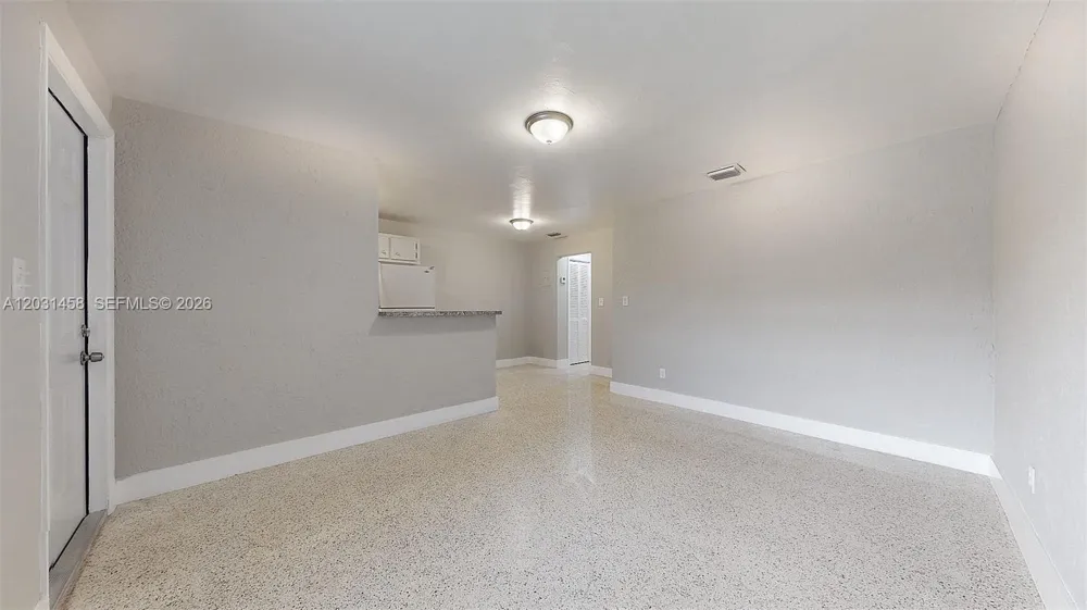 40 W 10th St #3 Hialeah, FL 33010