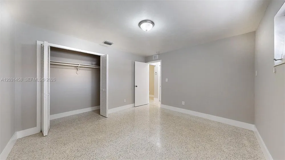 40 W 10th St #3 Hialeah, FL 33010